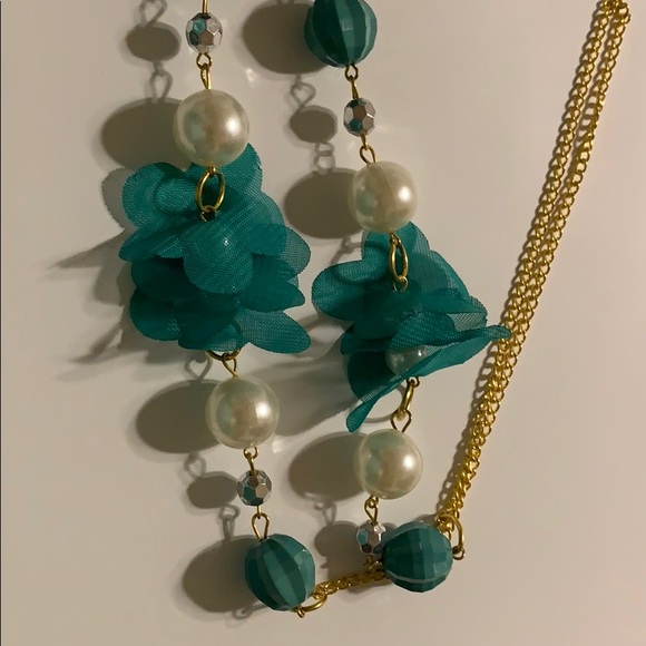 Face Mask Holder necklace - Picture 5 of 6